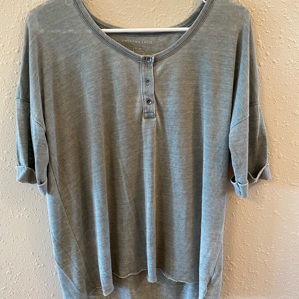 American Eagle half sleeve green shirt. Size small